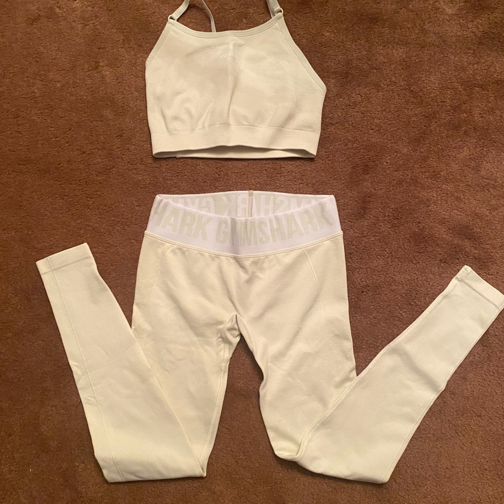 Gymshark light green flex set XS